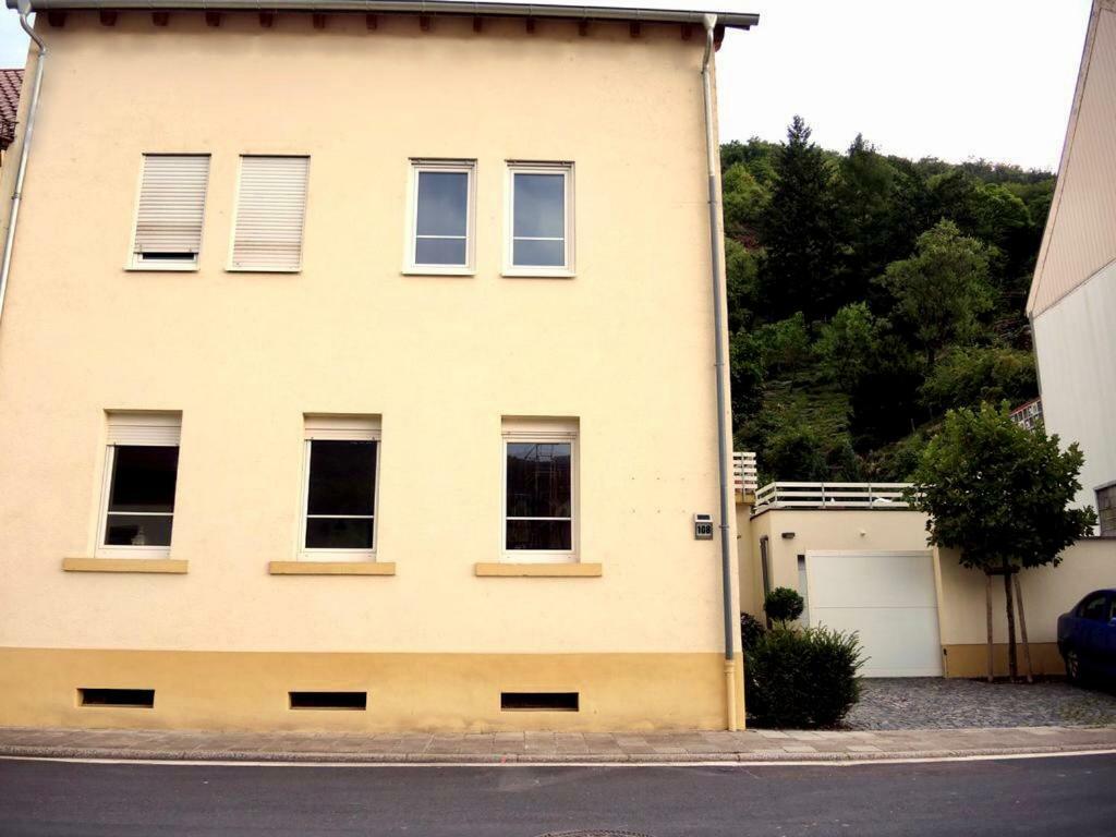 Modernes Apartment - Neustadt/Weinstrasse Stadt Neustadt an der Weinstraße Exterior foto